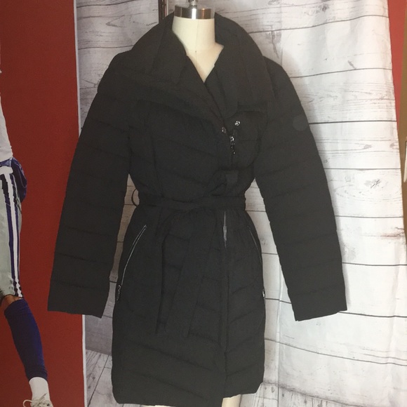 TAHARI Black Belted Puffer Coat unworn